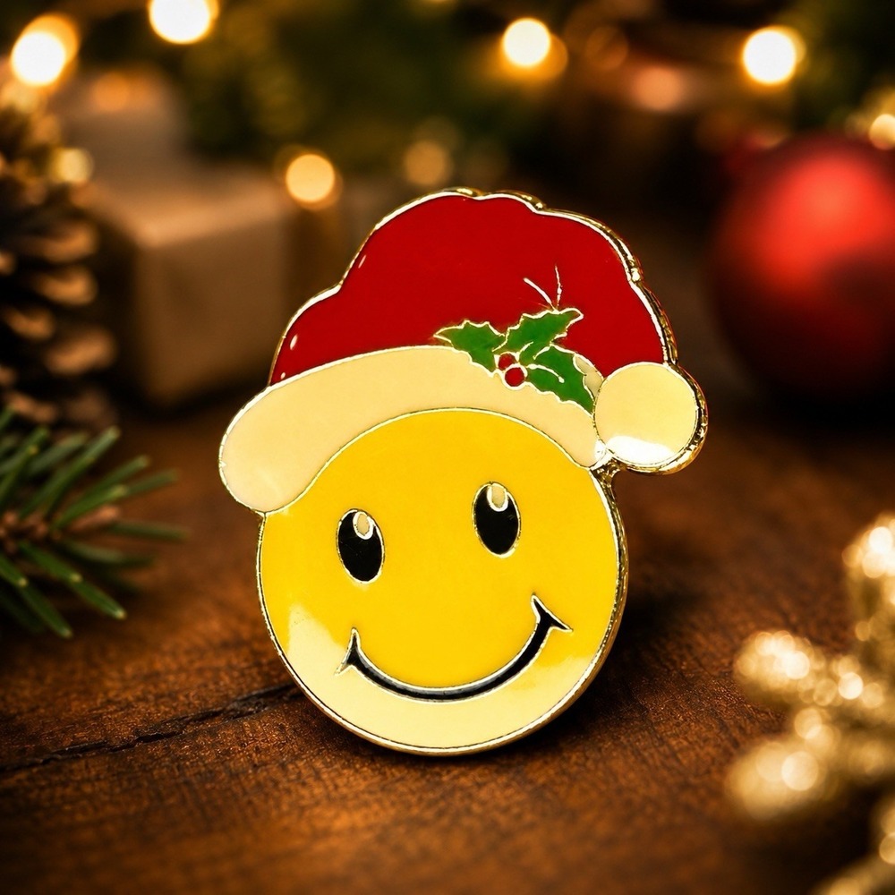 Vtg Christmas Santa Hat Smiley Face Enamel Lapel Pin Happy Yellow Holiday Flair